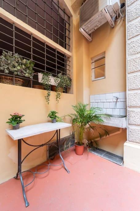 Central And Cozy Loft With Courtyard Болоня Екстериор снимка